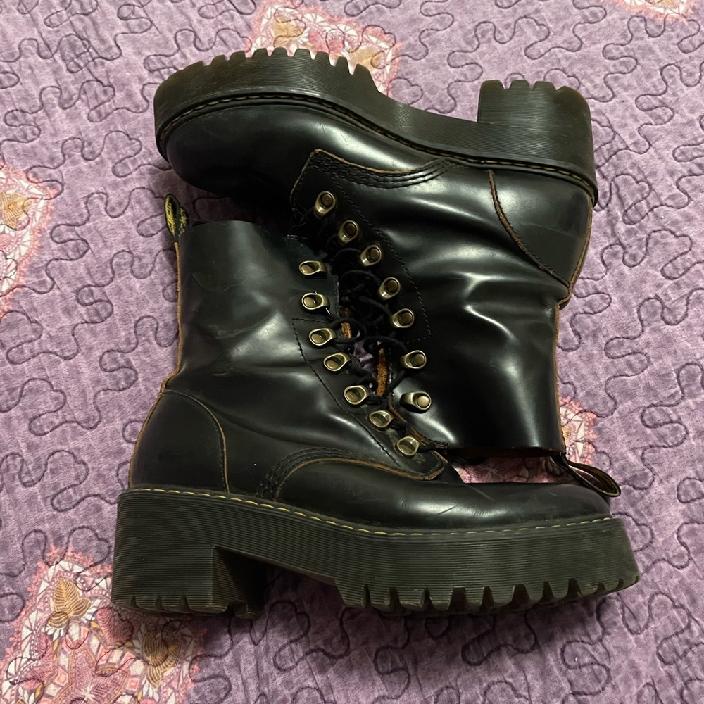 VINTAGE doc marten platform bronze eyelets